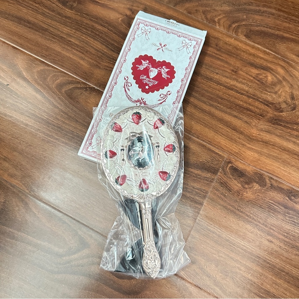 NIB!!! Flower Knows Strawberry Cupid Hand Mirror